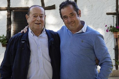 Luis Sanz e Iván Sanz Cid, padre e hijo, en una imagen de archivo en Dehesa de los Canónigos.