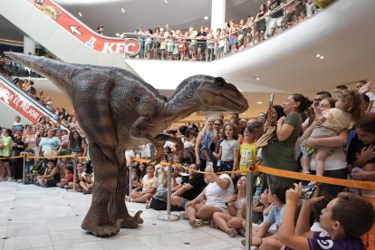 Un momento de la aparicióndel Velociraptor en el espectáculo