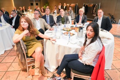 Carmen Jiménez (Concejala de Conviviencia y Mediación Comunitaria en el Ayuntamiento de Valladolid),  Elisa Patricia Gómez Urbán (Procuradora del Grupo PSOE por Valladolid en las Cortes), Pedro Luis González Reglero (Procurador del Grupo PSOE por Valladolid en las Cortes), José Manuel Martínez Iranzo (Presidente de Coapi Valladolid), Juan Manuel Guimeráns (Gerente del Ayuntamiento de Valladolid-Sociedad Mixta para la promoción del turismo), Sebastián Nogales (Presidente de la Asociación Víctimas del Terrorismo de Castilla y León) y José Luis Domínguez Sanz (Director General de Acor). Club de Prensa El Mundo - Conversaciones Políticas con Óscar Puente. -J.M. LOSTAU
