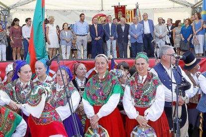 Puente, Bellido y Herrero (Junta) en la inauguración.