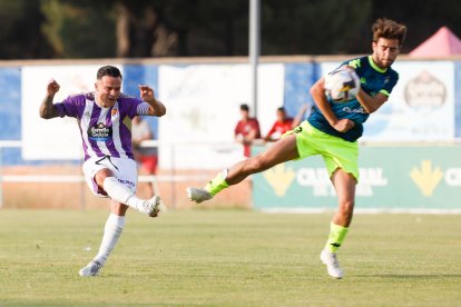 Amistoso entre el Real Valladolid y el Tordesillas. / LOSTAU