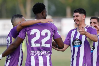 Amistoso entre el Real Valladolid y el Tordesillas. / LOSTAU