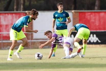 Amistoso entre el Real Valladolid y el Tordesillas. / LOSTAU