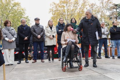 Homenaje a las víctimas de accidentes de tráfico en Valladolid.- J. M. LOSTAU