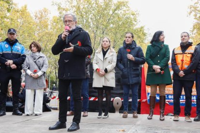 Homenaje a las víctimas de accidentes de tráfico en Valladolid.- J. M. LOSTAU