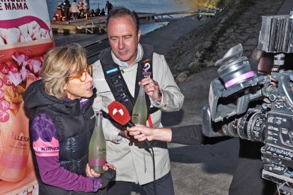 Marcos Yllera con una representante de las Vallkirias Pisuerga. / M. G. EGEA