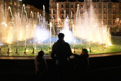 Inauguración de la fuente de plaza Zorrilla.- J.M. LOSTAU
