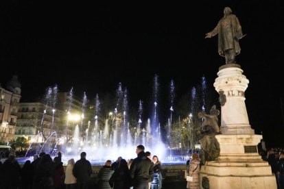 Inauguración de la fuente de plaza Zorrilla.- J.M. LOSTAU