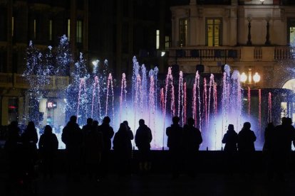 Inauguración de la fuente de plaza Zorrilla.- J.M. LOSTAU