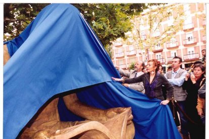 Inauguración de la escultura 