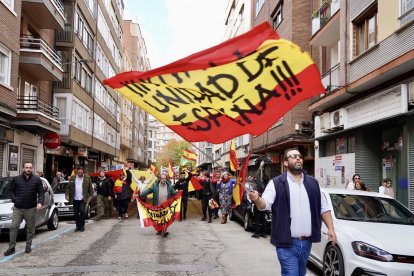 Concentración ante la sede del PSOE de Valladolid por la igualdad de los españoles y contra la amnistía. ICAL