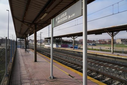 Apeadero de la Universidad ADIF
en Barrio Belén. - J.M. LOSTAU
