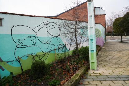 Murales de la Avenida del Valle Esgueva  en Barrio Belén. - J.M. LOSTAU.