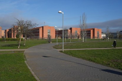 Campus universitario Miguel Delibes en Barrio Belén. - J.M. LOSTAU