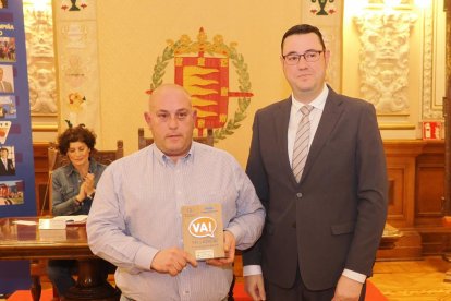El hijo de 'Nani' Rodríguez en la Entrega de los Premios Valladolid Ciudad Deportiva en el Ayuntamiento de Valladolid. PHOTOGENIC