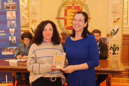 Rosa Almendros, madre de Iziar Martínez en la entrega de los Premios Valladolid Ciudad Deportiva en el Ayuntamiento de Valladolid. PHOTOGENIC