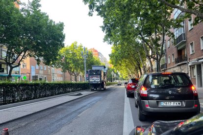 Obras de asfaltado entre el Corte Inglés y la avenida Medina del Campo en Paseo Zorrilla.- E.M