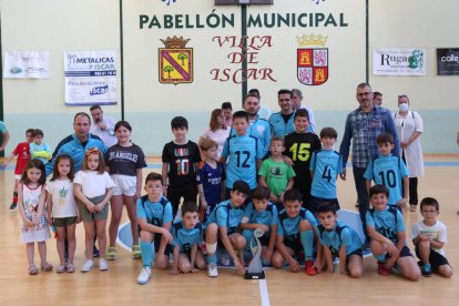 Fútbol sala, juegos escolares en Íscar. / E. M.