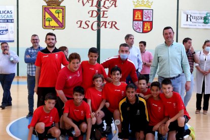 Fútbol sala, juegos escolares en Íscar. / E. M.
