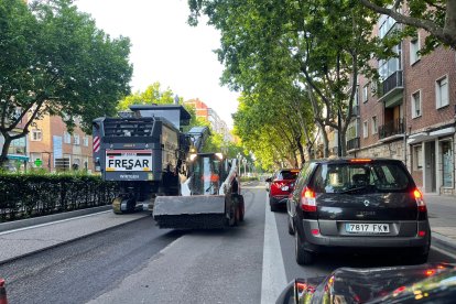 Obras de asfaltado entre el Corte Inglés y la avenida Medina del Campo en Paseo Zorrilla.- E.M