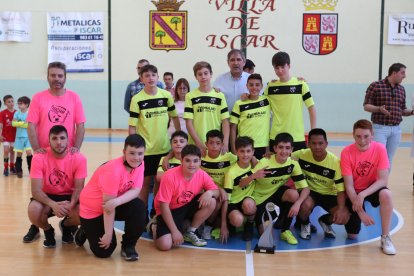 Fútbol sala, juegos escolares en Íscar. / E. M.