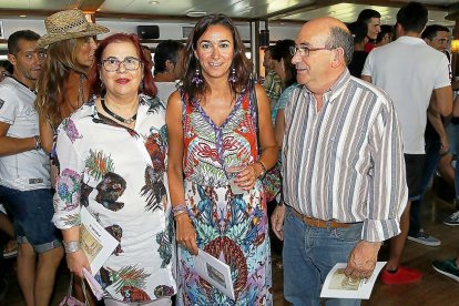 Carmen Muñoz, Sara Gil (El Mundo) y Santiago Picola (CMM Gallery)