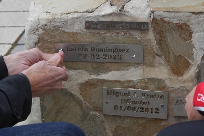 Marcha ciclista en homenaje de Estela Domínguez. / J. M. LOSTAU