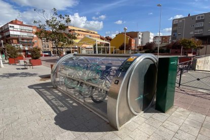 Parkibici de la plaza Lola Herrera. J.M. LOSTAU