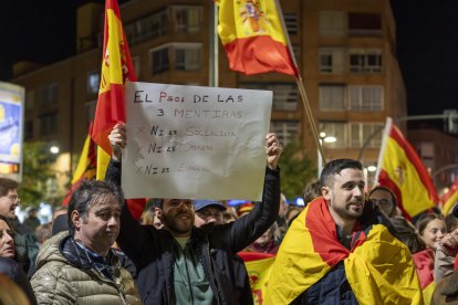 Concentración en la sede del PSOE de Valladolid contra la amnistía. ICAL