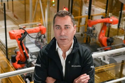 Javier Meléndez en las instalaciones de la nueva planta en Medina del Campo. J.M. LOSTAU