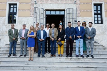 Foto de familia de las instituciones en los Premios del Deporte ESRadio. / J. M. LOSTAU