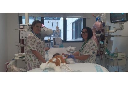 La niña de dos años criada en la UCI de Salamanca. -E.M.
