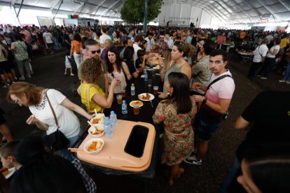 Casetas regionales en las Fiestas de Valladolid, imagen de archivo.- J.M. LOSTAU