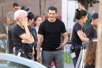 JUAN MIGUEL LOSTAU. 20/09//2022. VALLADOLID. COMUNIDAD DE CASTILLA Y LEÓN. GRABACIÓN DE LA SERIE MEMENTO MORI EN LA AVENIDA REYES CATÓLICOS. YON GONZÁLEZ, FRANCISCO ORTIZ. CÉSAR PÉREZ GELLIDA.