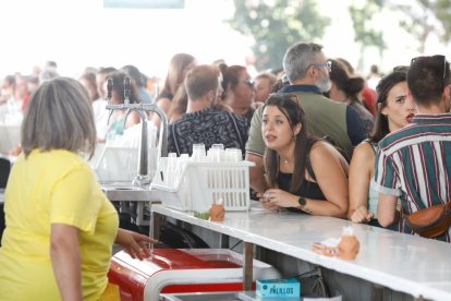 Últimos días de las casetas regionales.- J. M. LOSTAU