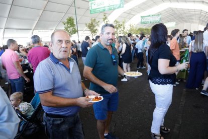 Últimos días de las casetas regionales.- J. M. LOSTAU