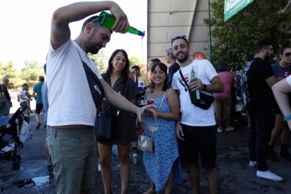 Últimos días de las casetas regionales.- J. M. LOSTAU
