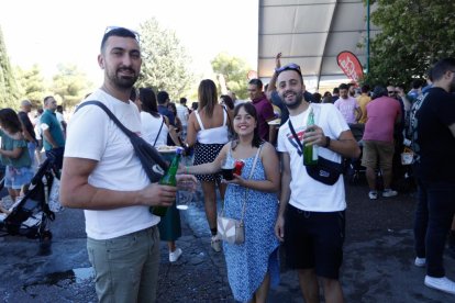 Últimos días de las casetas regionales.- J. M. LOSTAU