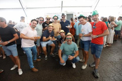 Últimos días de las casetas regionales.- J. M. LOSTAU