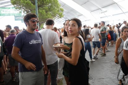 Últimos días de las casetas regionales.- J. M. LOSTAU