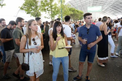 Últimos días de las casetas regionales.- J. M. LOSTAU