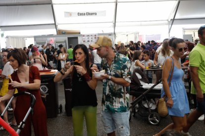 Últimos días de las casetas regionales.- J. M. LOSTAU