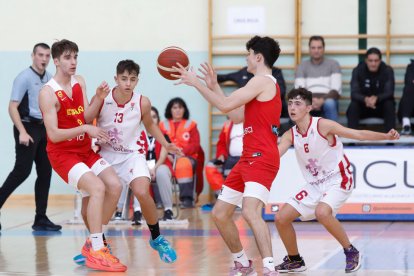 XXV Torneo Villa de Íscar: España-Castilla y León. / LOSTAU