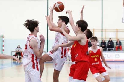 XXV Torneo Villa de Íscar: España-Castilla y León. / LOSTAU