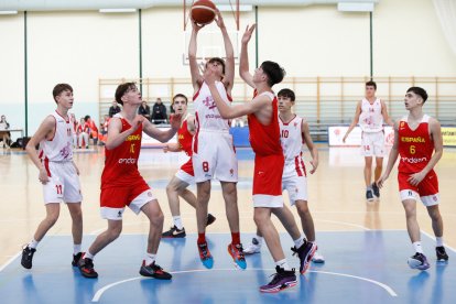 XXV Torneo Villa de Íscar: España-Castilla y León. / LOSTAU