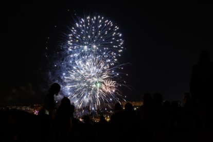 Última sesión de fuegos artificiales: Pirotecnia Pablo. / PHOTOGENIC/ CARLOS LLORENTE