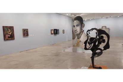 'Jones', de Villalba, frente a una obra de Gargallo dedicada a Chagall