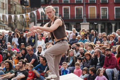 Espectáculo 'Un jour de fête' de Dyptik Francia Mirage.- PHOTOGENIC