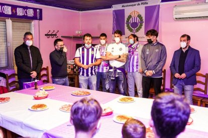 Discursos protocolarios entre los asistentes. / E.M.