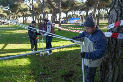 Últimos preparativos en la Antigua Hípica Militar para la edición 2023 de Pingüinos. -J.M. LOSTAU